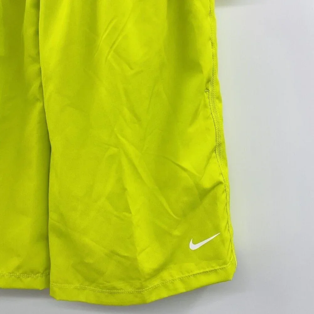 Nike Youth Boys Large Dri-FIT Multi+ Training‎ Shorts Standard Fit in Green 1806